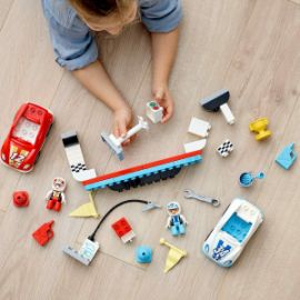 LEGO DUPLO: RACE CARS