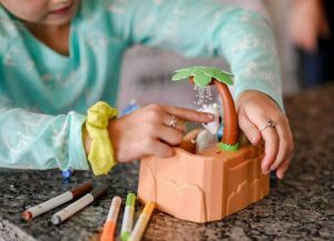 CRAYOLA WASHIMALS SAFARI OASIS PLAYSET